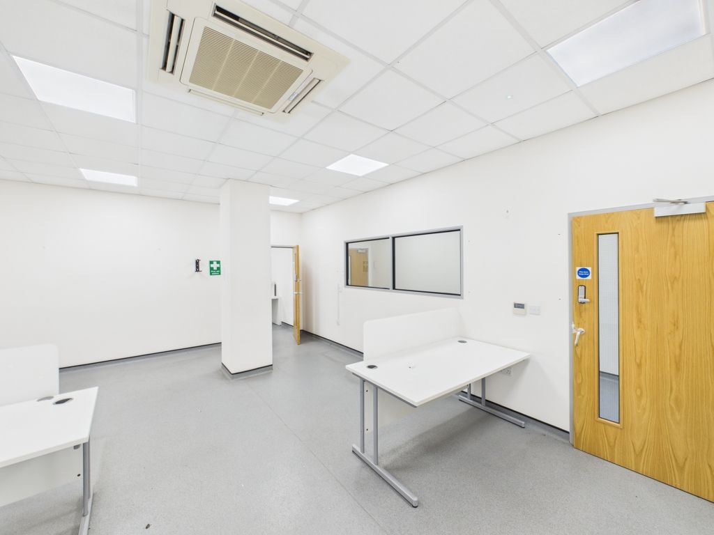 Property photo 3 of 6 Photo 9