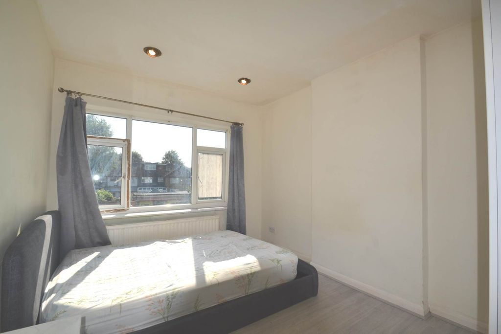 Property photo 2 of 4