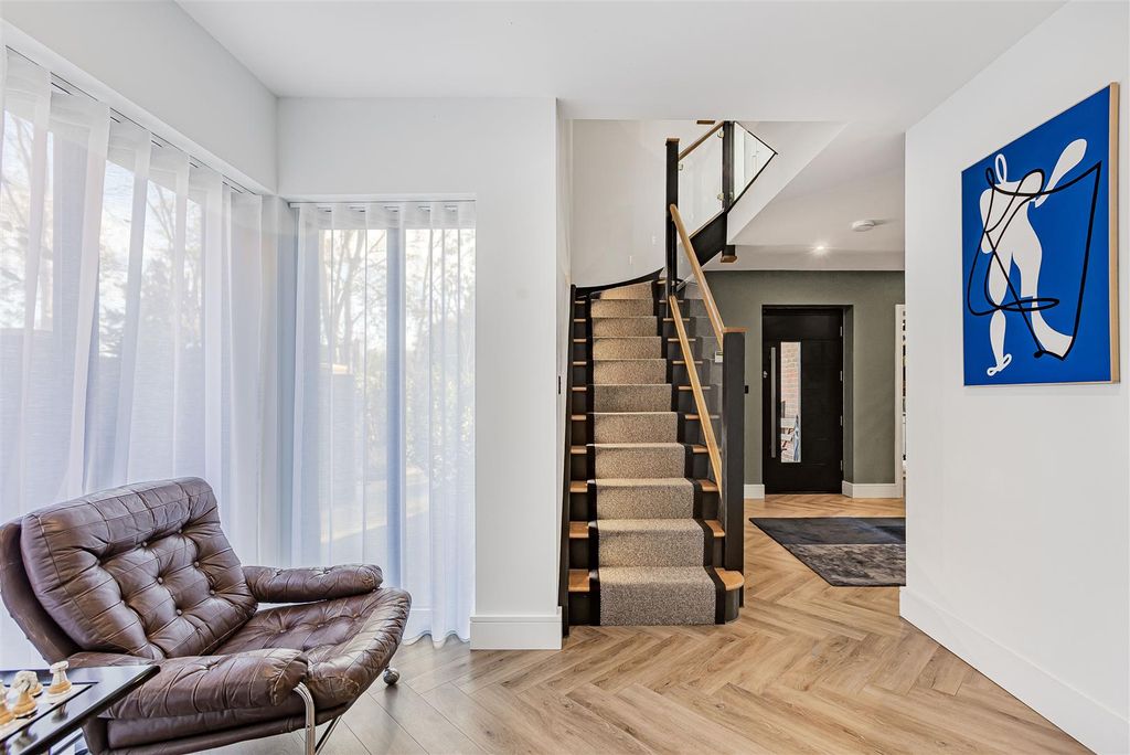 Property photo 2 of 43 47_67860.Jpg