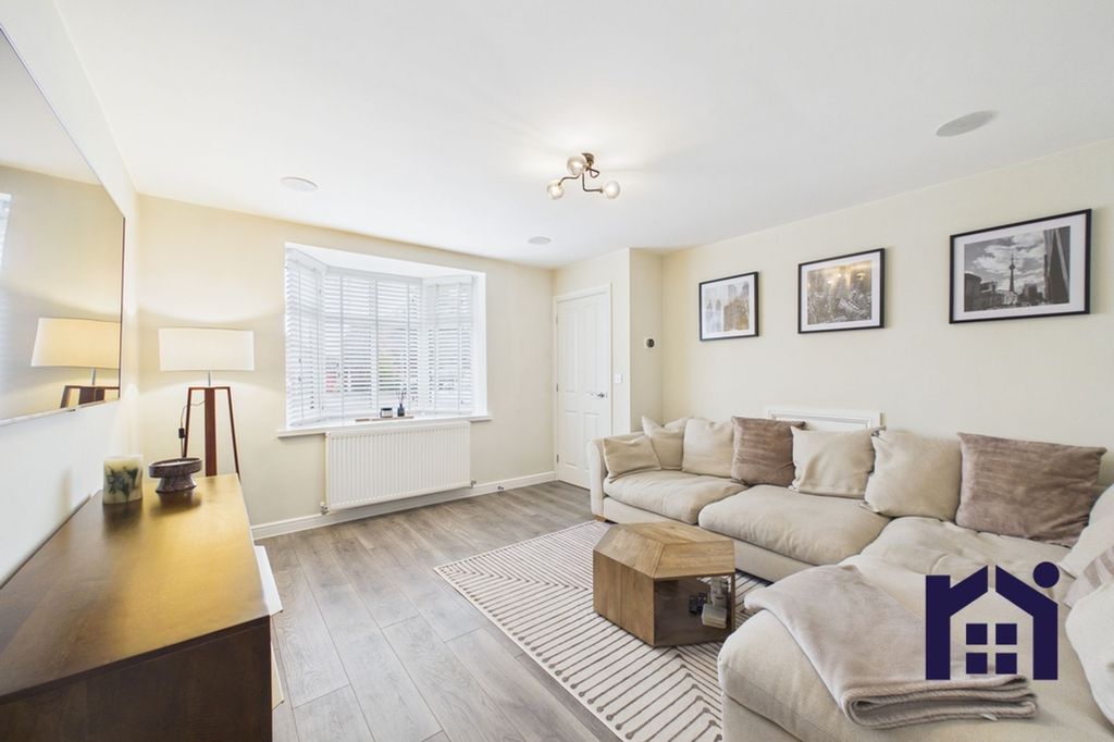 Property photo 2 of 23 Living Room