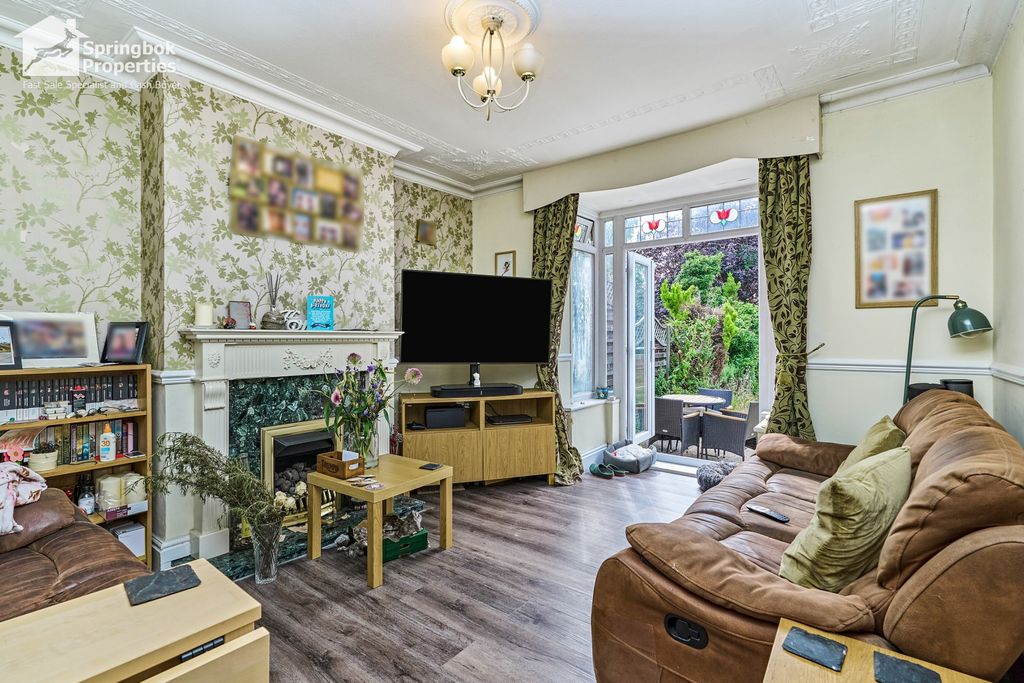 Property photo 2 of 15 1