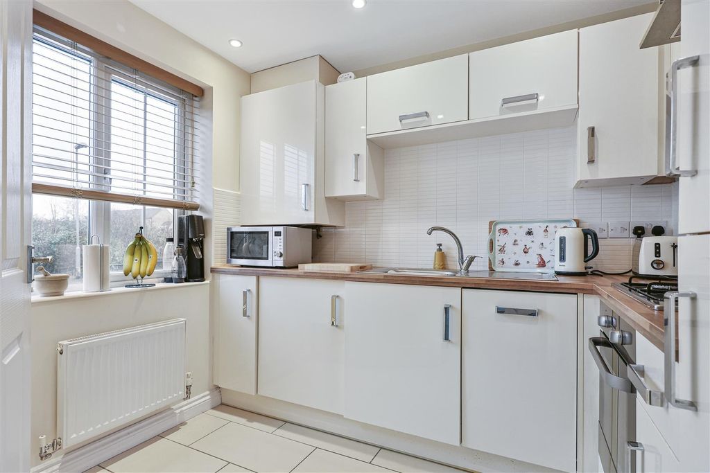 Property photo 3 of 18 Img (7).Jpg