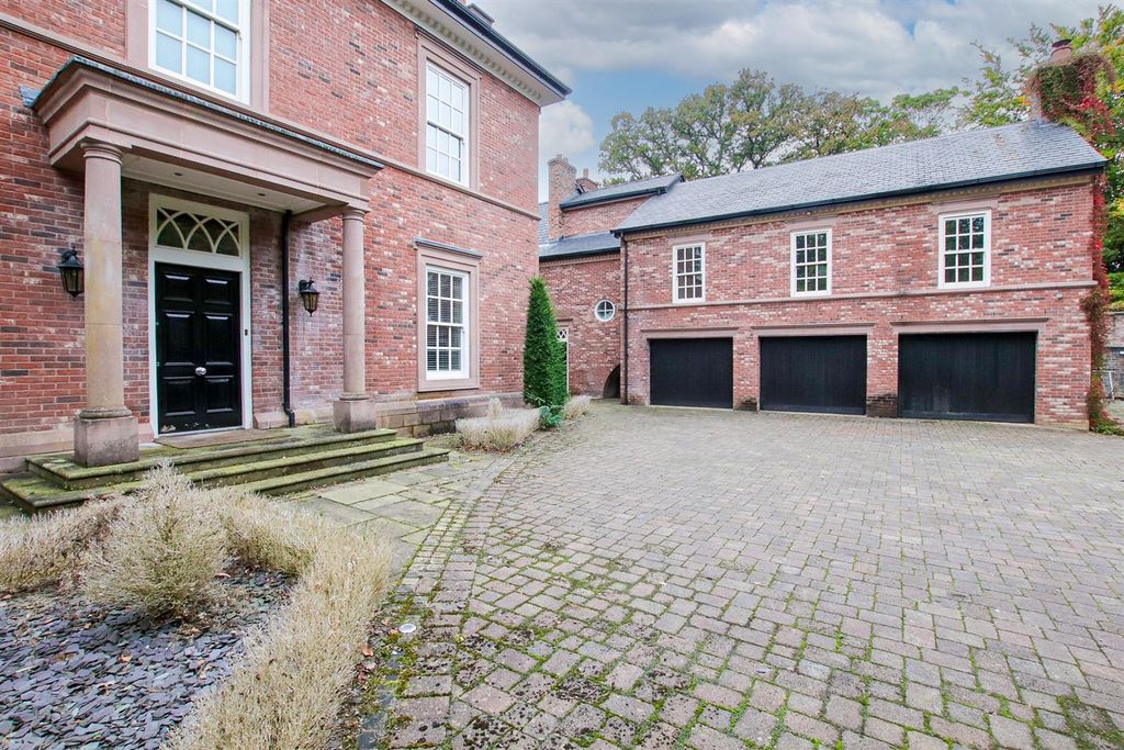 Property photo 2 of 16