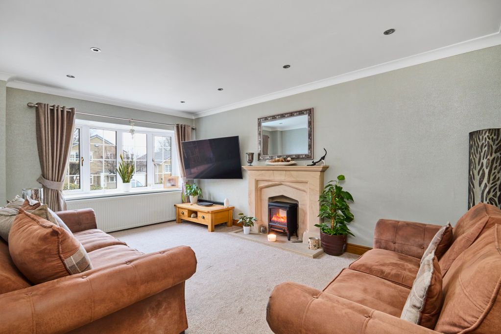 Property photo 2 of 28 Lounge