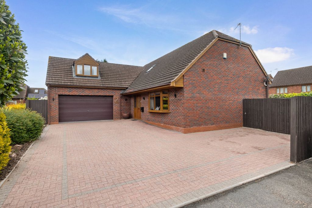 Property photo 1 of 21