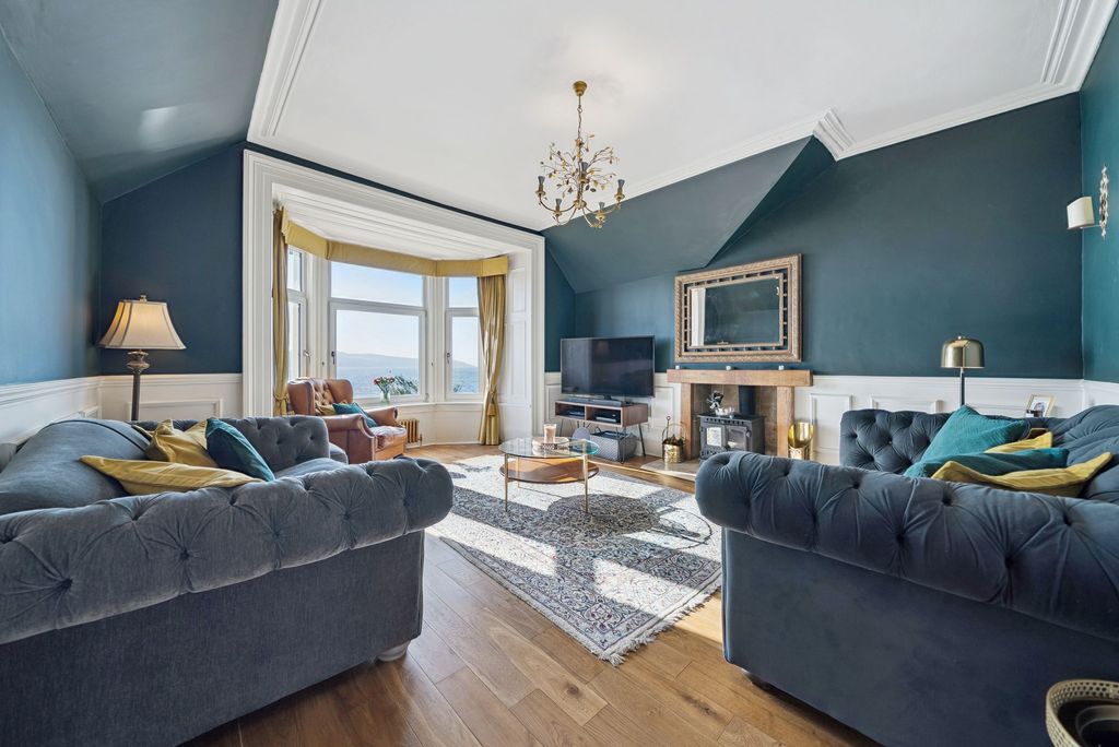 Property photo 2 of 32