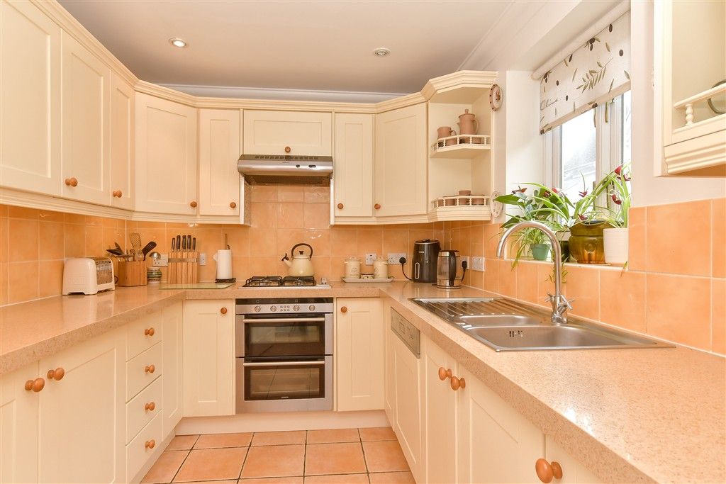 Property photo 3 of 13 Kitchen