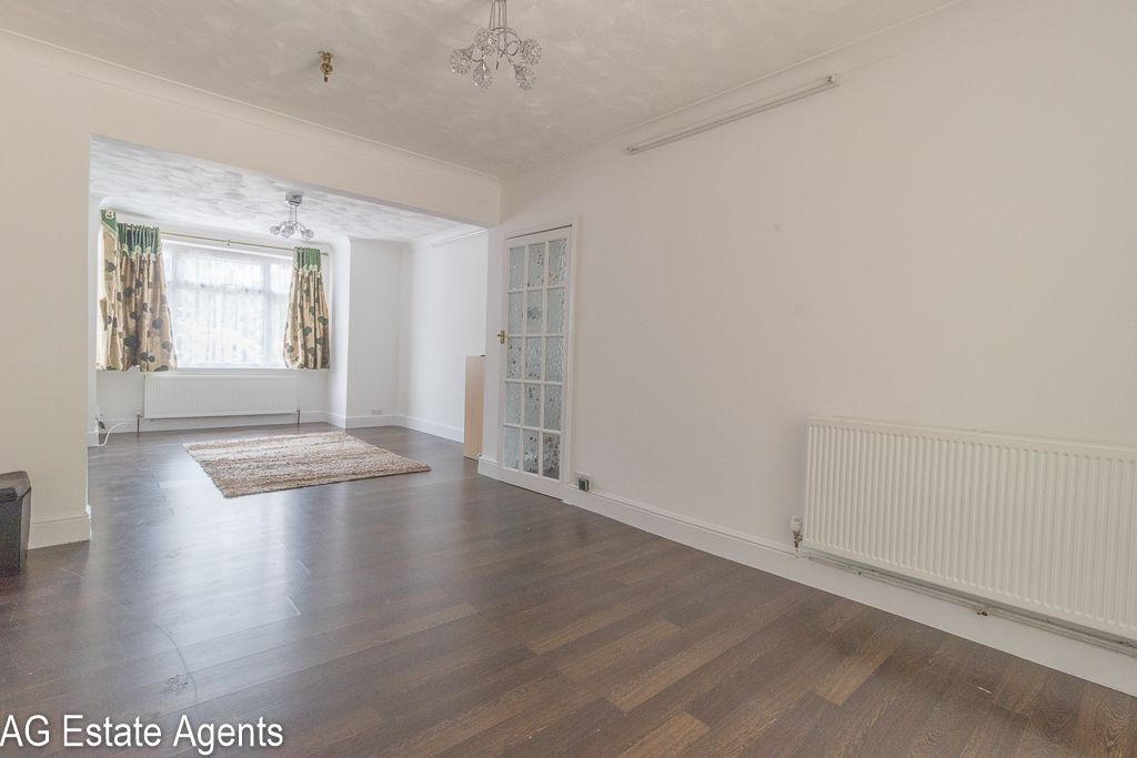 Property photo 2 of 15 Lounge 1