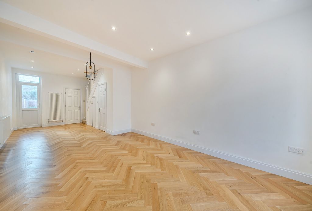 Property photo 3 of 21 1381145-11-6915F4...