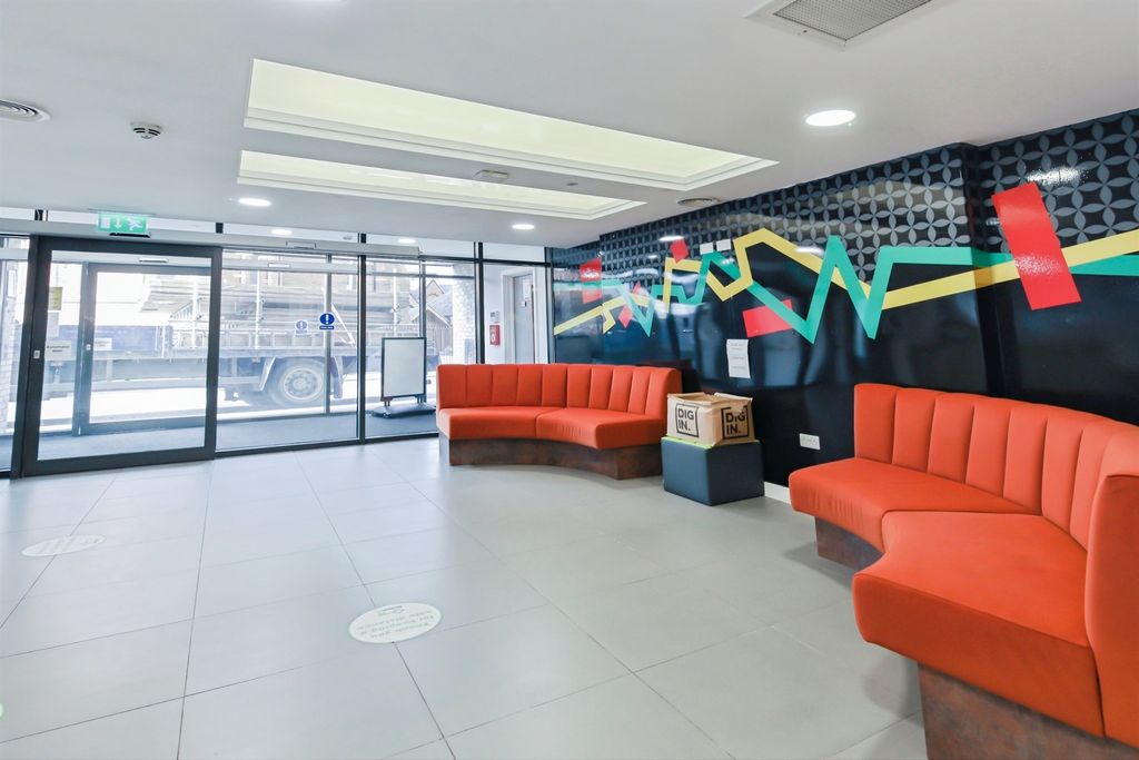 Property photo 2 of 17