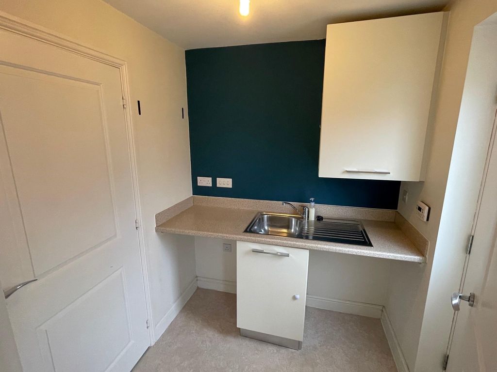 Property photo 3 of 15 Utility Room