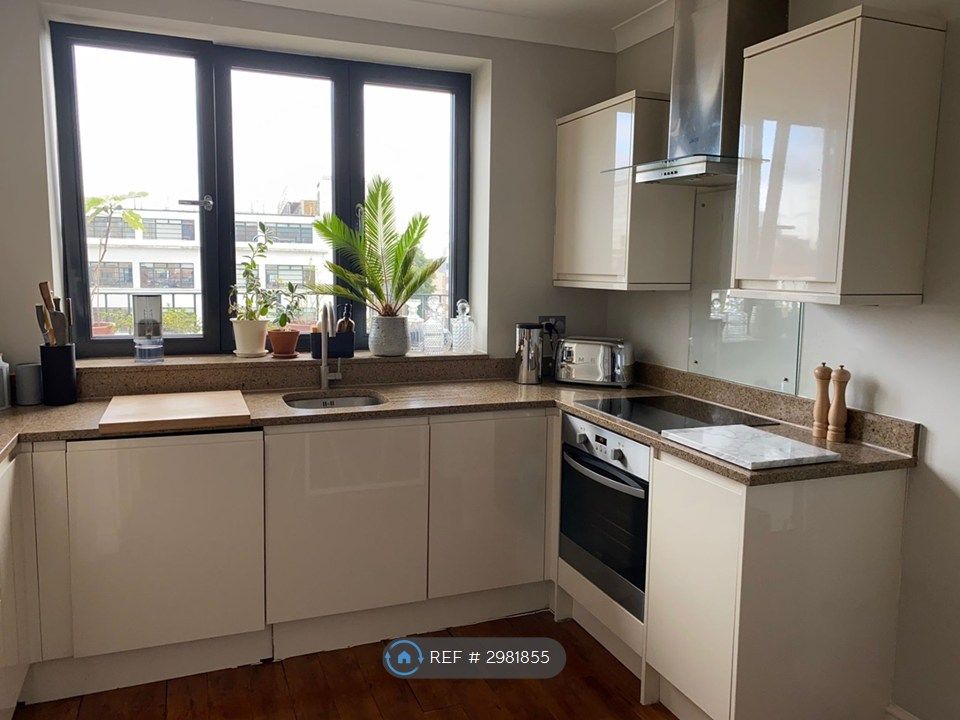 Property photo 3 of 13