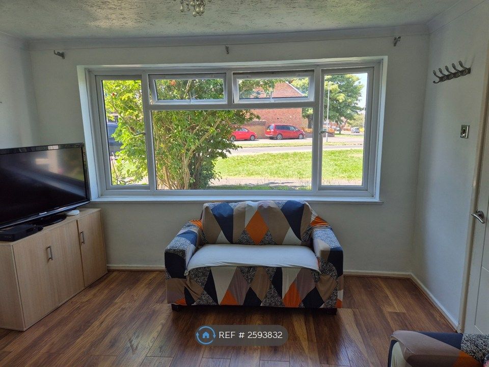 Property photo 2 of 18 Lounge