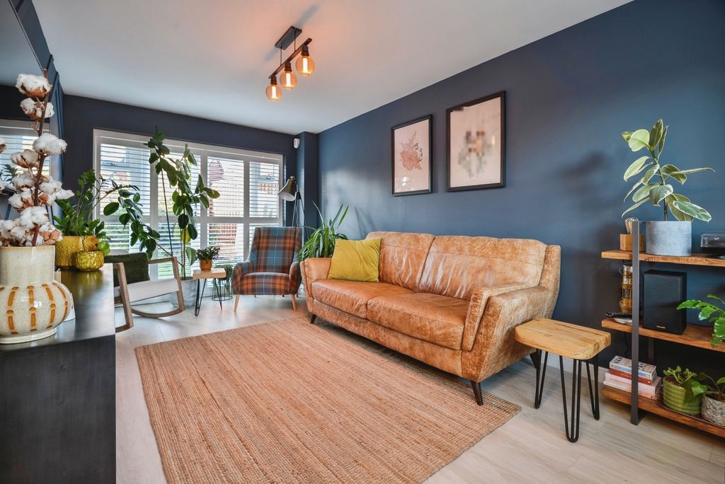 Property photo 2 of 18 Pbox-Img.Jpg