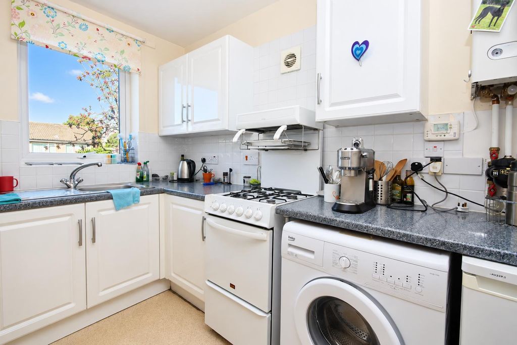 Property photo 2 of 8 1 (2).Png