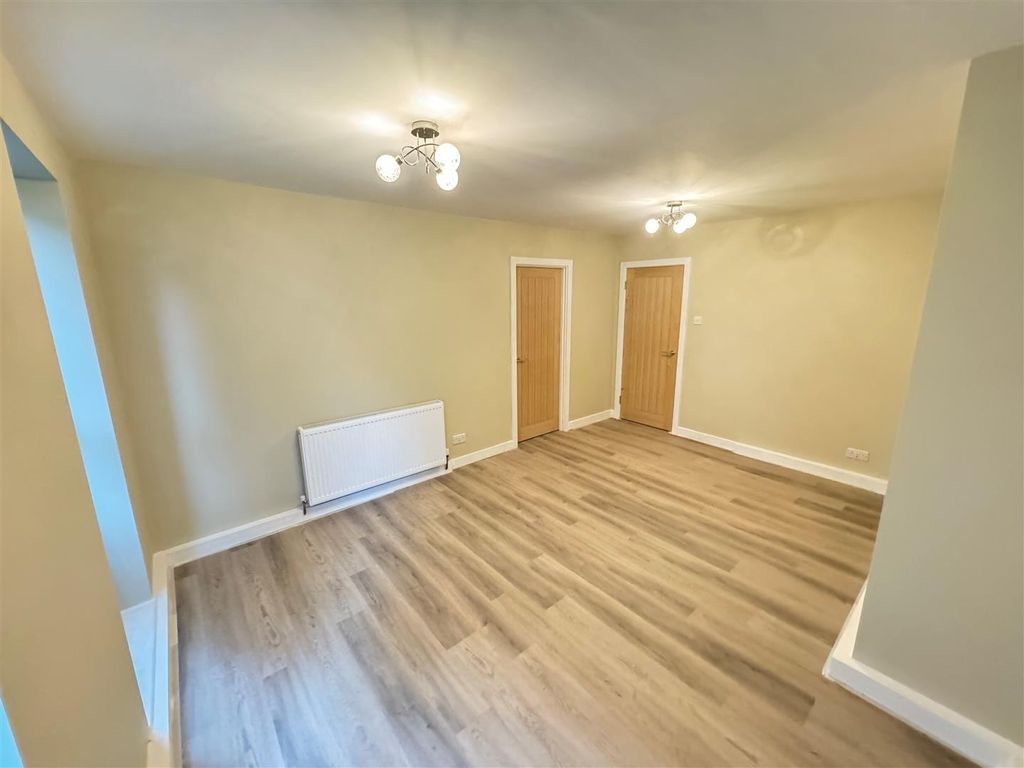 Property photo 2 of 10 Lounge2.Jpg