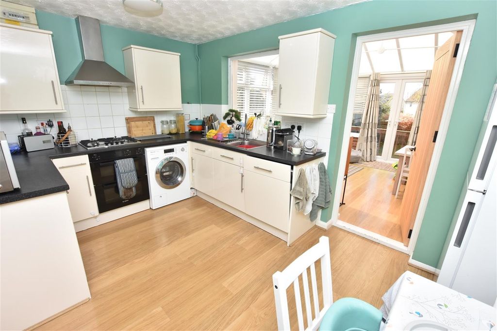 Property photo 3 of 14 Kitchen