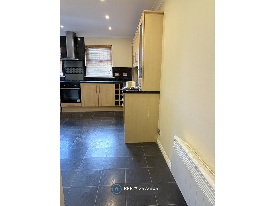 Property photo 2 of 20 Kitchen