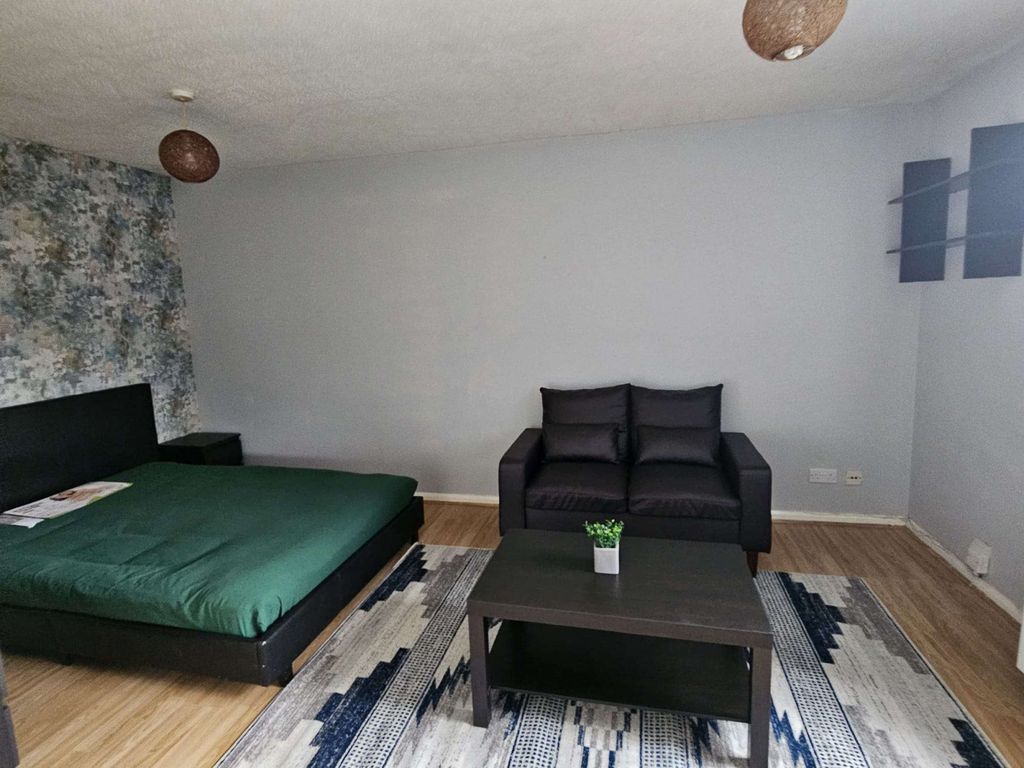 Property photo 2 of 8 Gallery