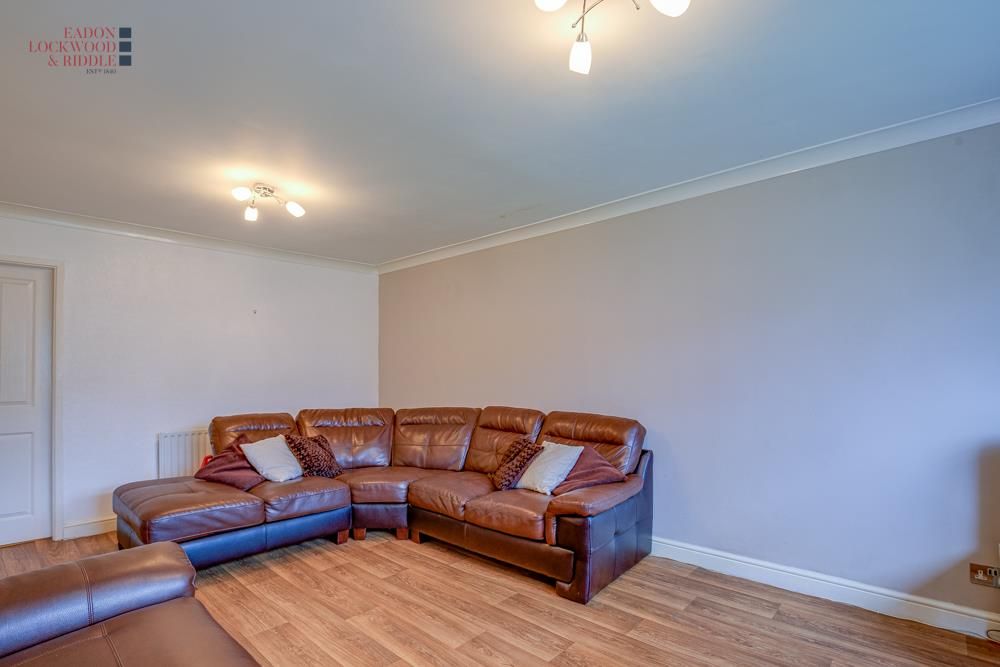 Property photo 3 of 16 Lounge