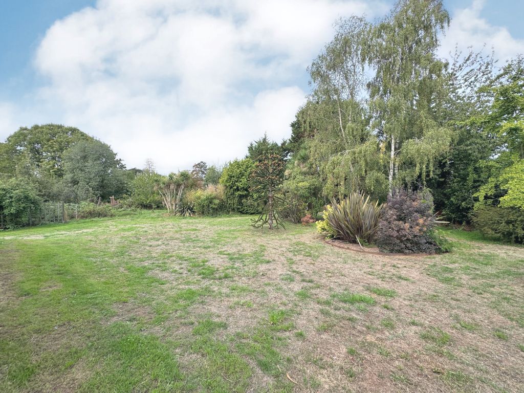 Property photo 2 of 33