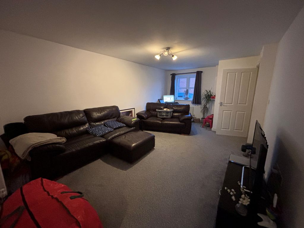 Property photo 3 of 8