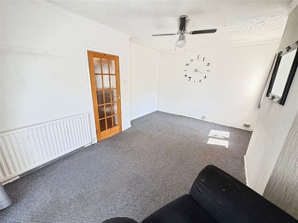 Property photo 3 of 16 Lounge No. 03