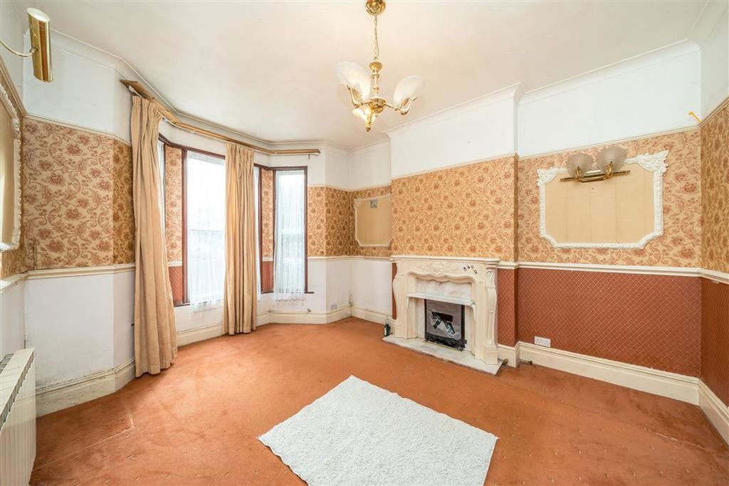 Property photo 3 of 8