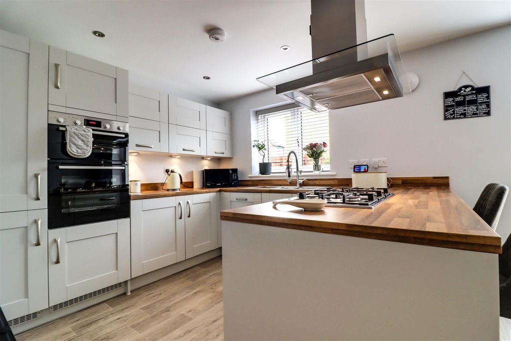 Property photo 3 of 31 Living Dining Kitchen