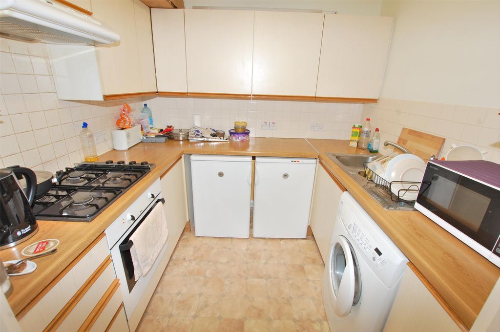 Property photo 3 of 6 Kitchen