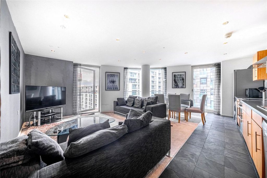 Property photo 3 of 19