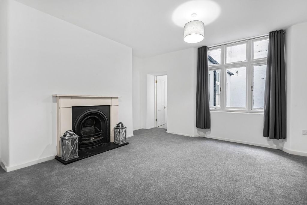 Property photo 2 of 18 17_31757.Jpg