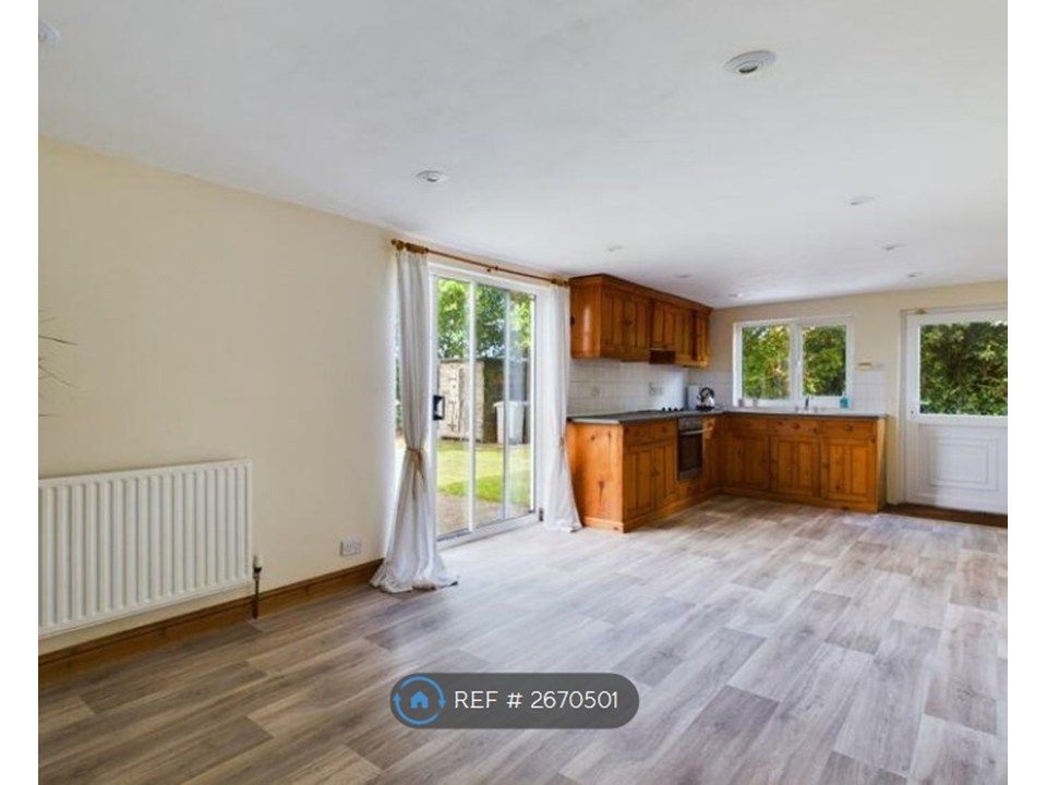 Property photo 3 of 8 Kitchen (25' x 10')