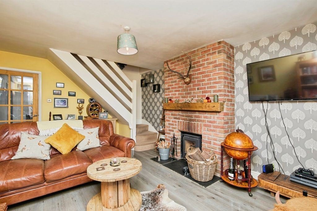 Property photo 2 of 17