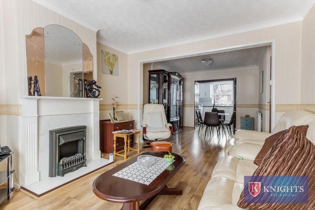 Property photo 3 of 20