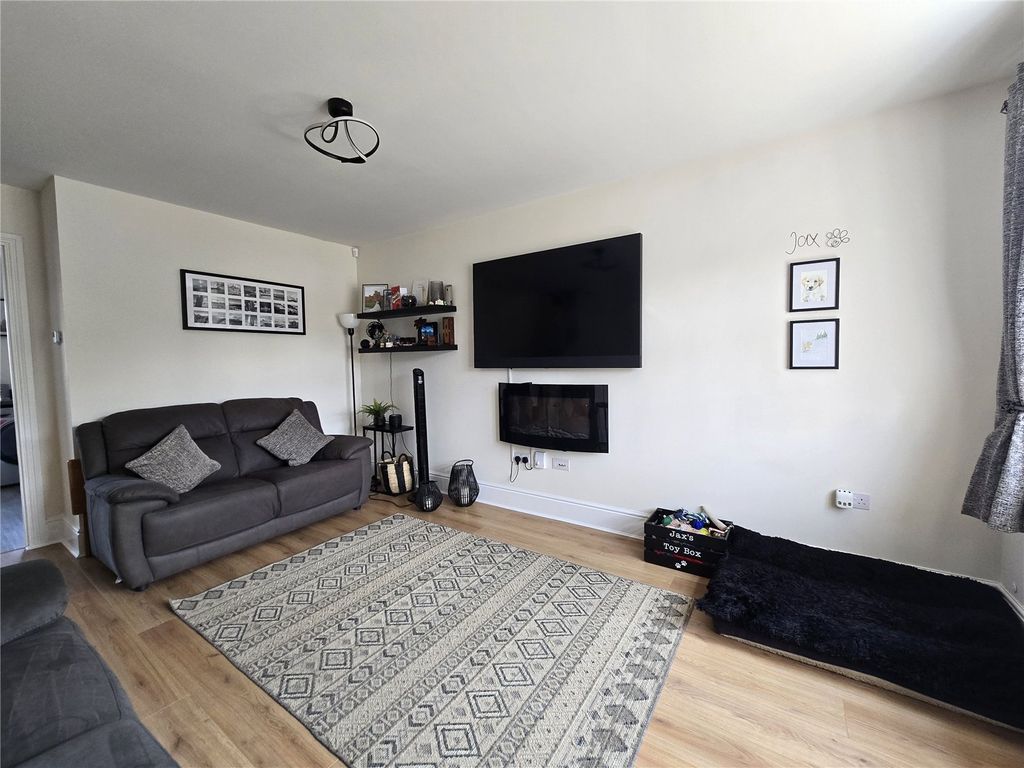 Property photo 2 of 13 Picture No. 08