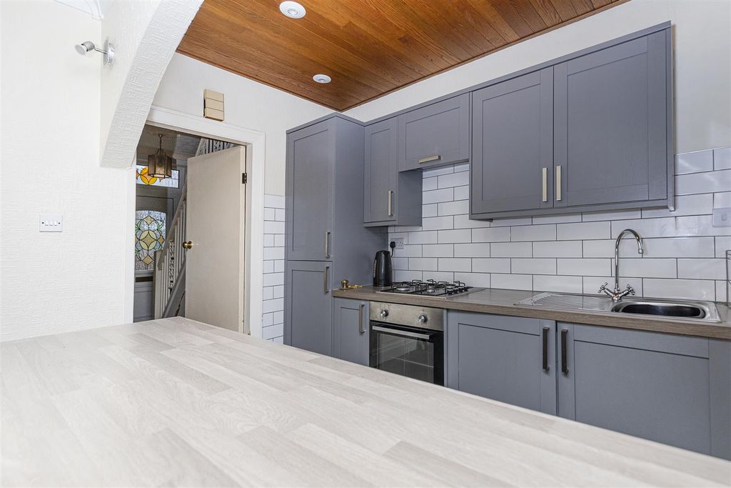 Property photo 3 of 25 Kitchen Diner