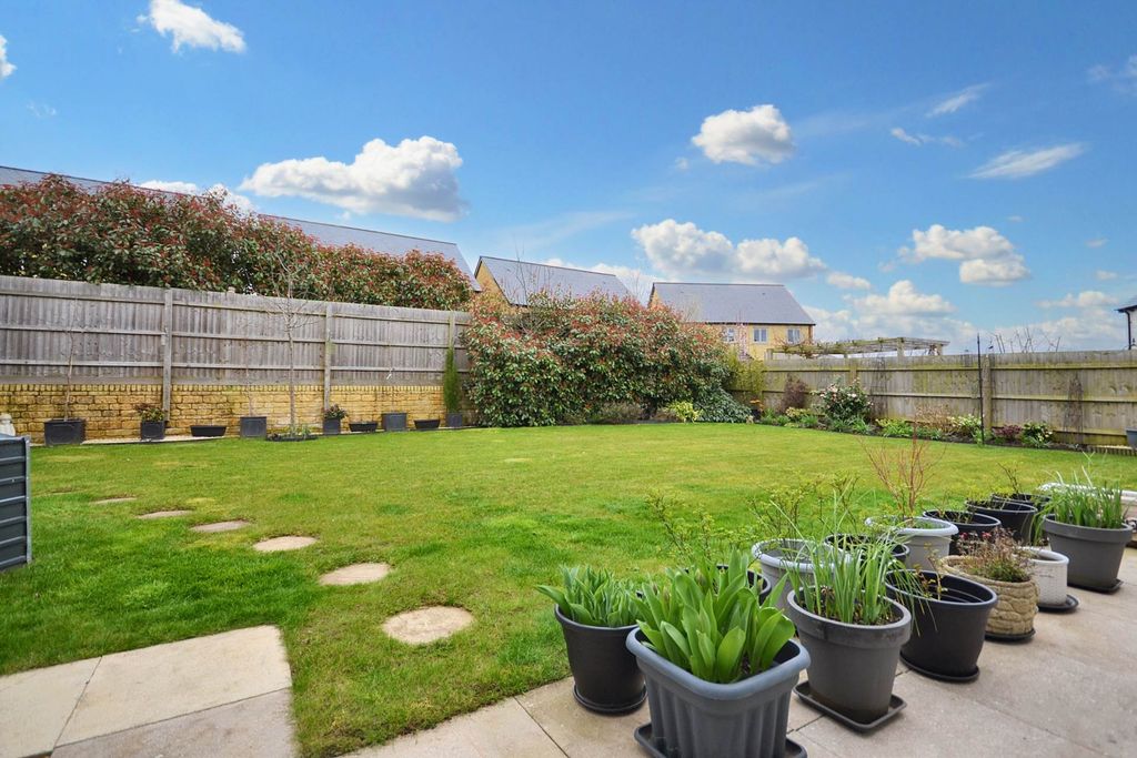 Property photo 2 of 36