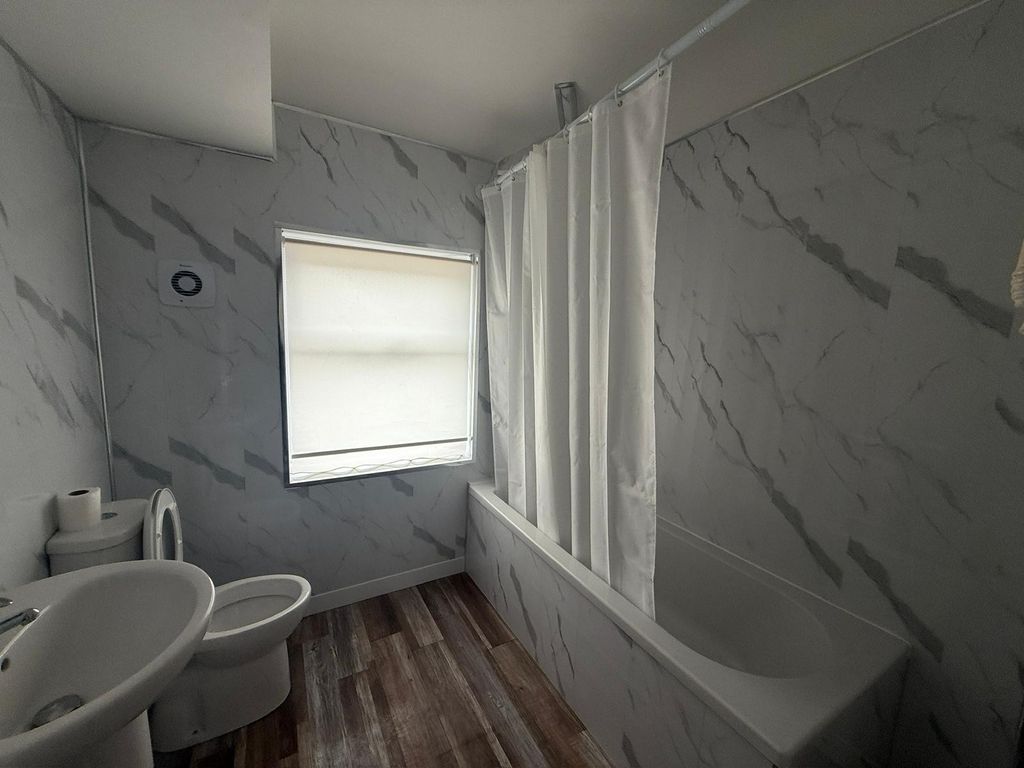 Property photo 3 of 6 Image