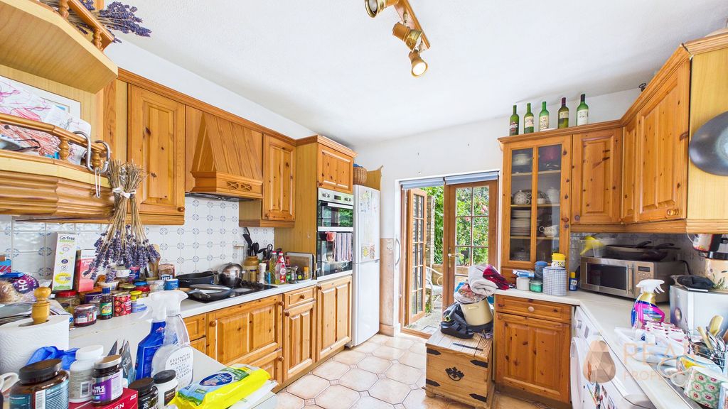 Property photo 3 of 15