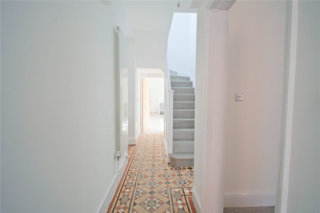 Property photo 2 of 20 Picture No. 02