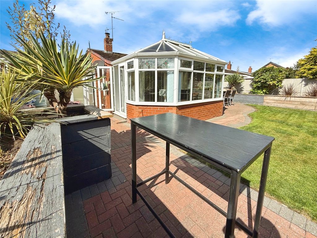 Property photo 2 of 31 Picture No. 15