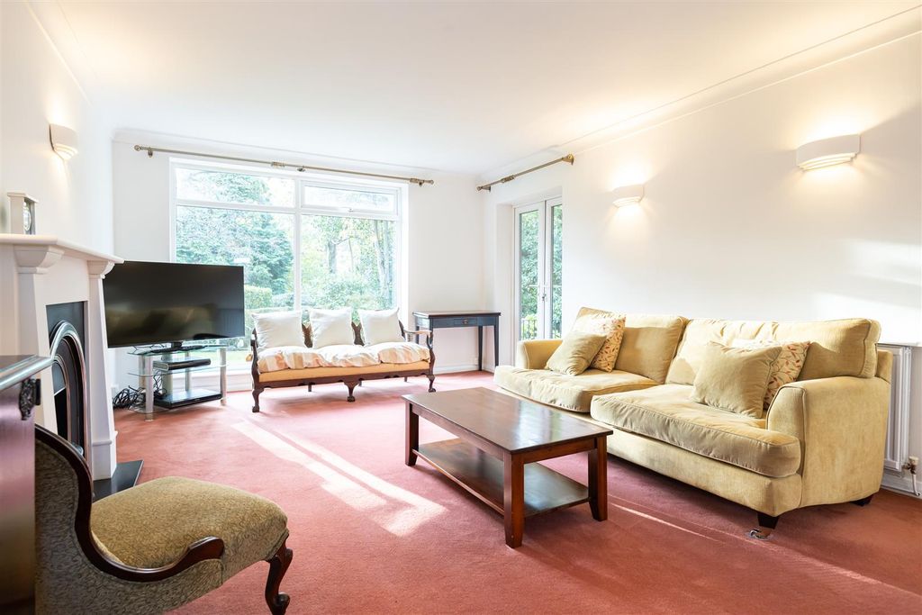 Property photo 2 of 23 Living And Dining Room Aspect 4