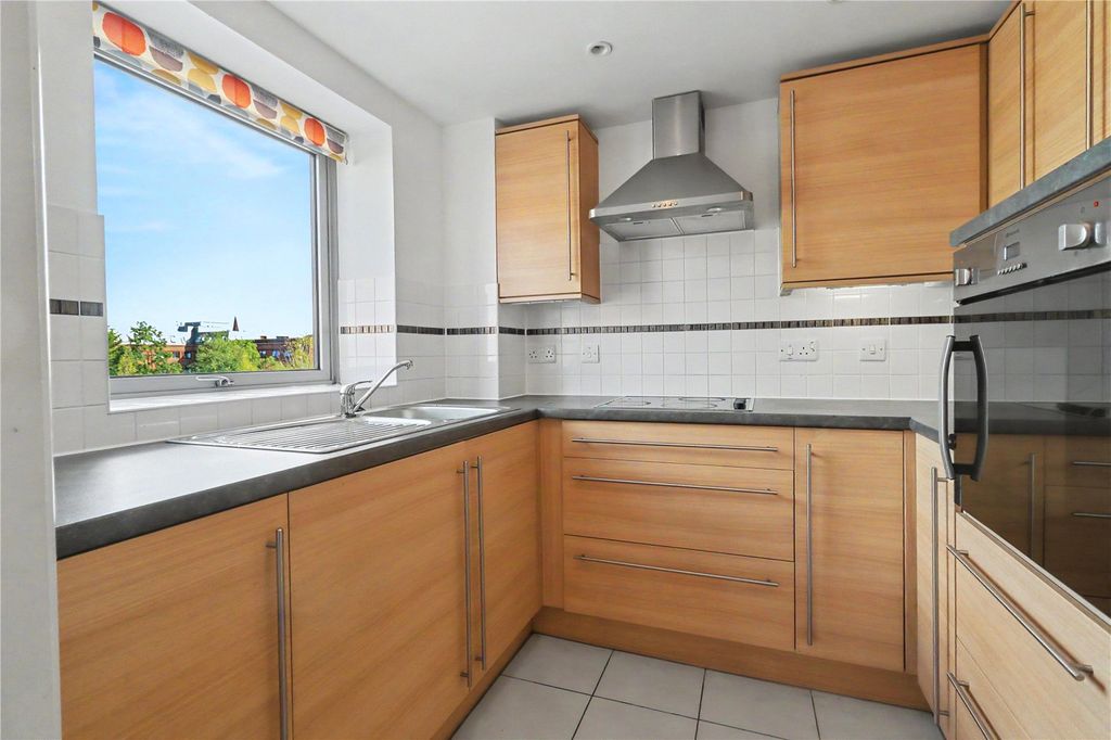Property photo 2 of 11 Kitchen