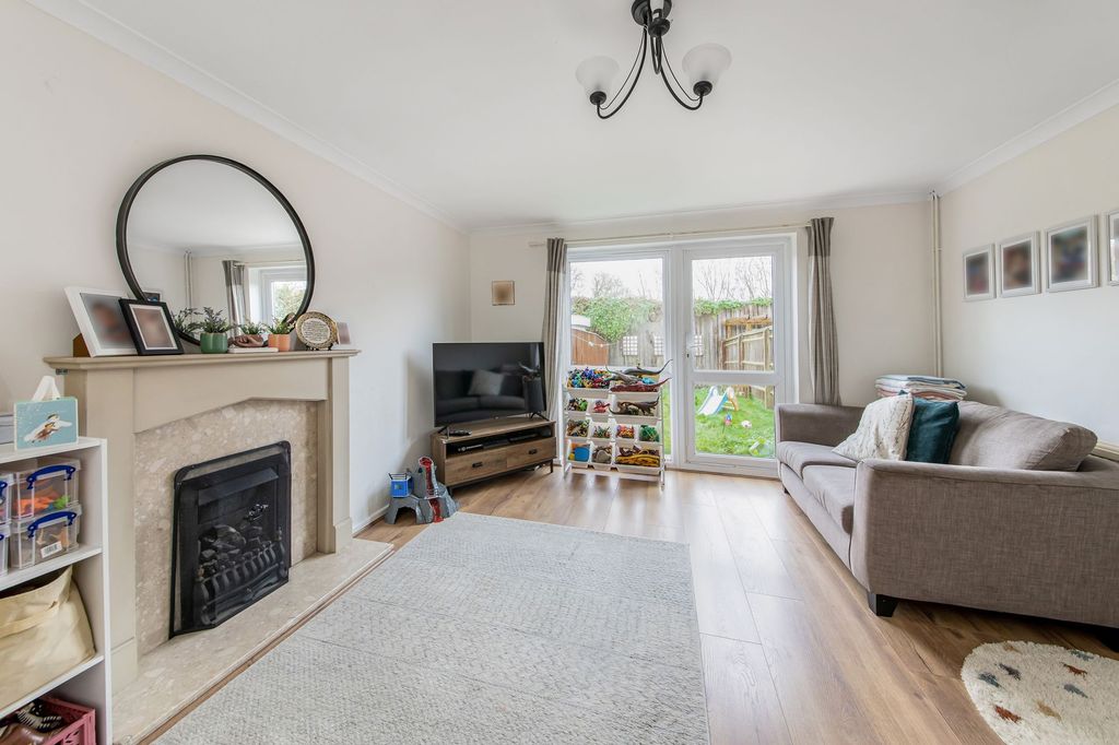 Property photo 2 of 17