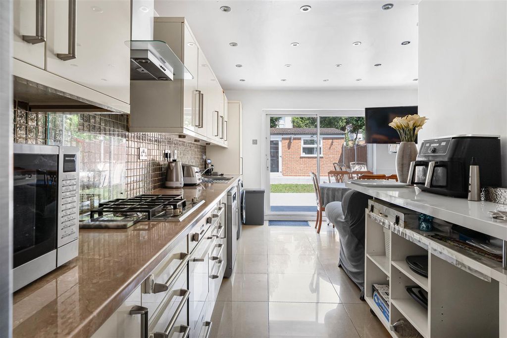 Property photo 3 of 35 3