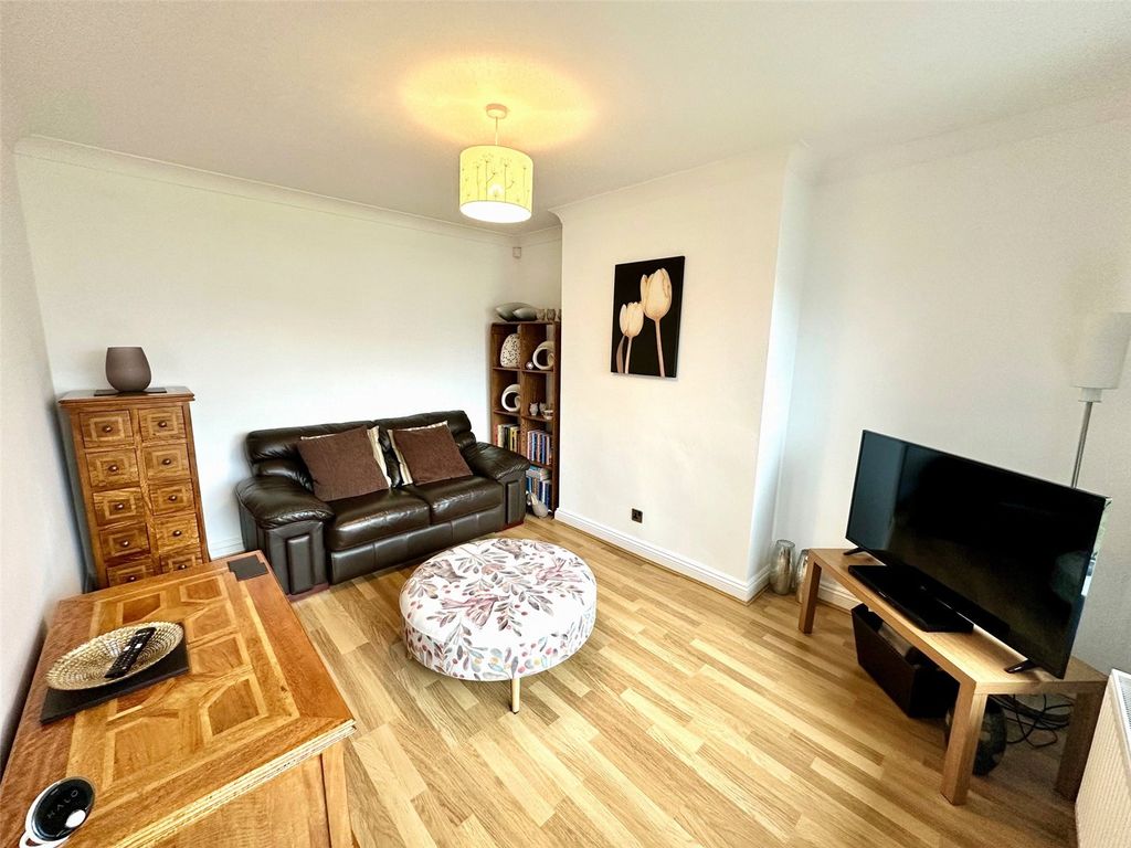 Property photo 2 of 18 Picture No. 09