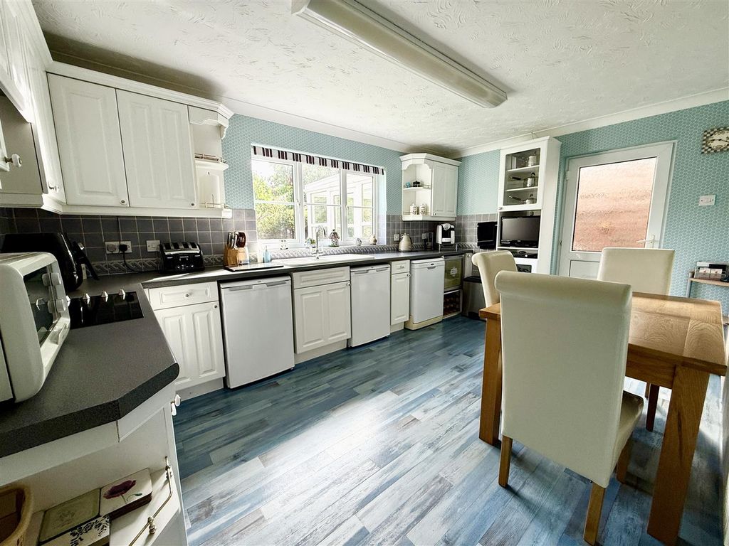 Property photo 3 of 19 Kitchen Dining