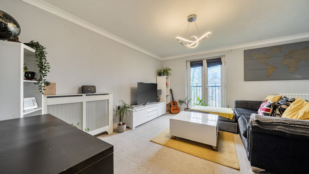 Property photo 3 of 18