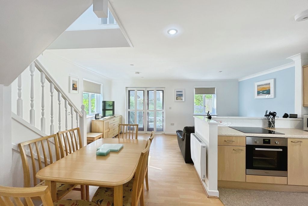 Property photo 2 of 20 Pbox-Img.Jpg